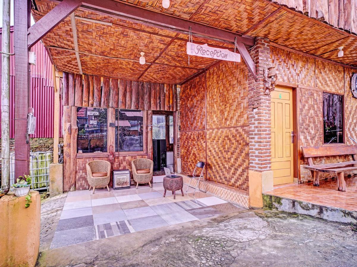 Oyo 90209 Dk Singarimbun Berastagi Homestay Exteriér fotografie