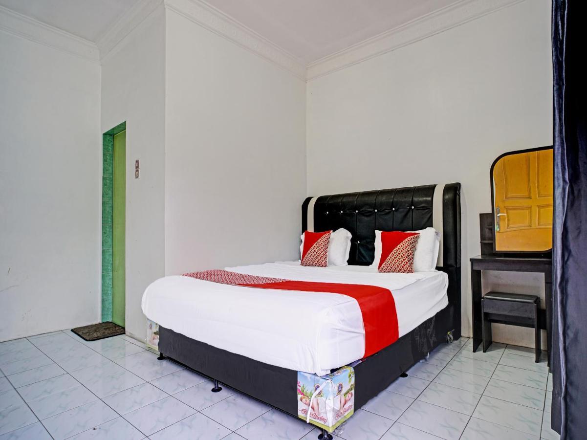 Oyo 90209 Dk Singarimbun Berastagi Homestay Exteriér fotografie