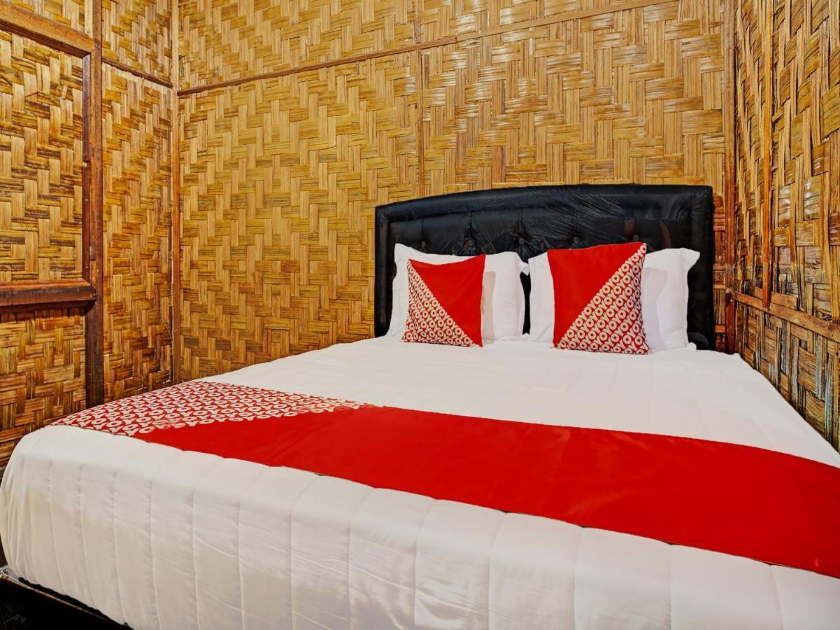 Oyo 90209 Dk Singarimbun Berastagi Homestay Exteriér fotografie