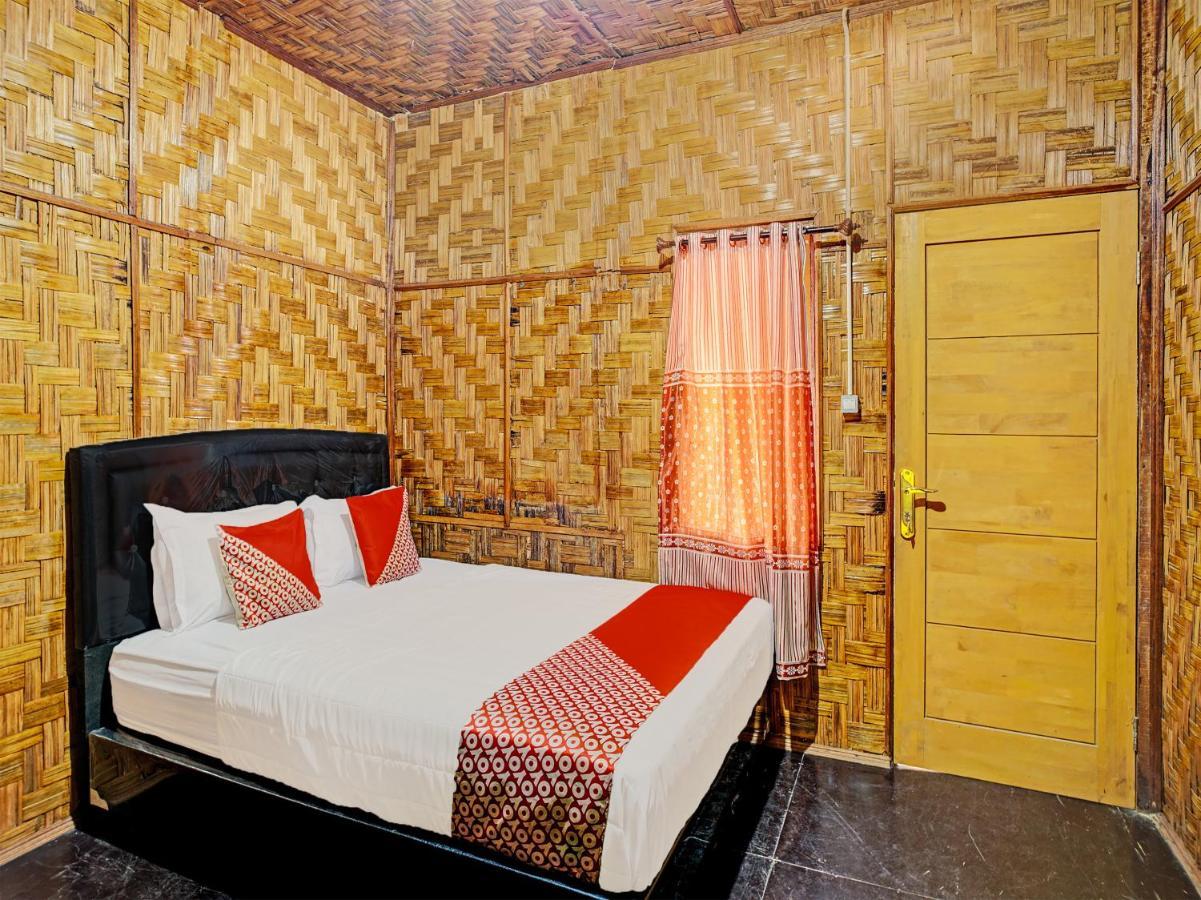 Oyo 90209 Dk Singarimbun Berastagi Homestay Exteriér fotografie