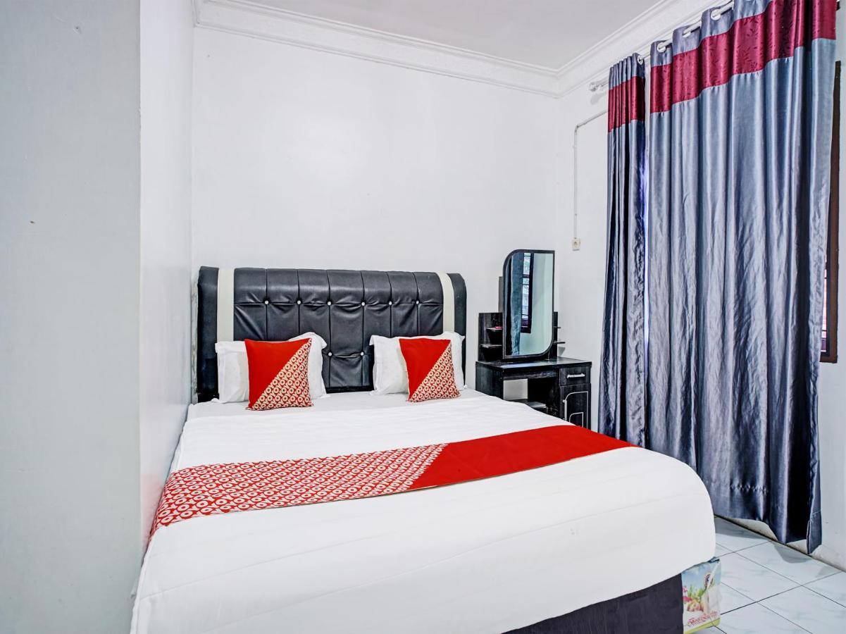 Oyo 90209 Dk Singarimbun Berastagi Homestay Exteriér fotografie